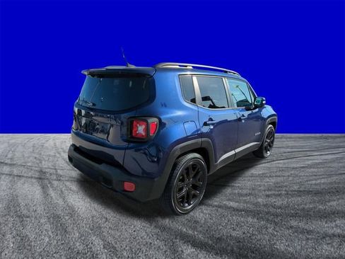 Used 2017 Jeep Renegade Altitude FWD image 4