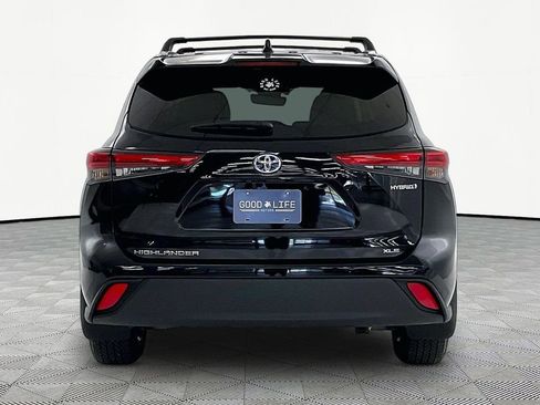 Used 2021 Toyota Highlander XLE AWD/4WD image 5