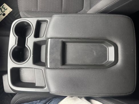 Used 2021 Chevrolet Silverado 1500 LT image 24