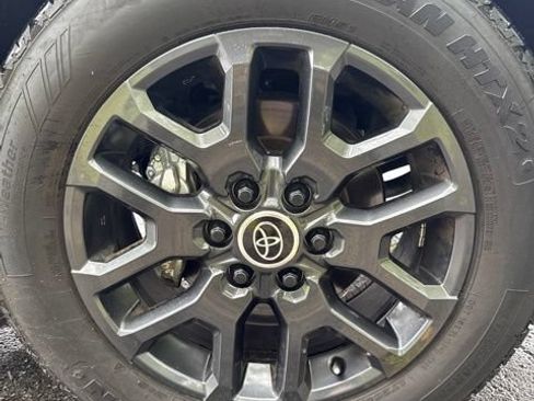 Used 2024 Toyota Tundra Platinum AWD/4WD image 9