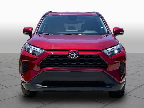 Used 2025 Toyota RAV4 XLE FWD image 4