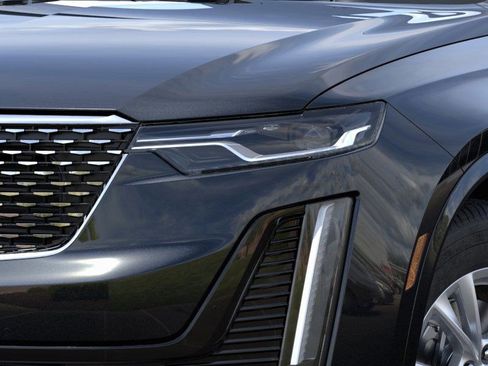 New 2025 Cadillac XT6 Luxury FWD image 10