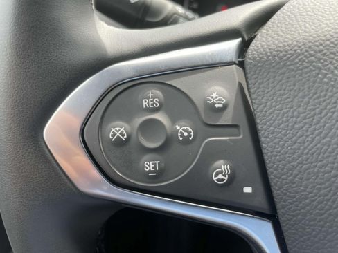 Used 2023 Chevrolet Traverse Premier FWD image 23