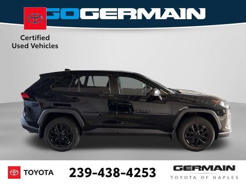 Used 2022 Toyota RAV4 LE AWD/4WD image 8