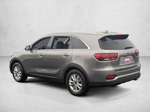 Used 2019 Kia Sorento LX w/ LX Convenience Package image 8