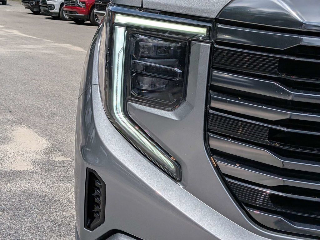 Used 2024 GMC Sierra 1500 AT4 w/ AT4 Premium Package AWD/4WD image 10