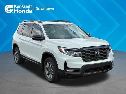 Used 2023 Honda Passport TrailSport image 1