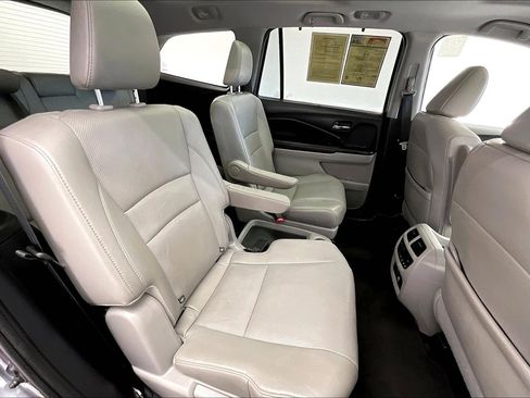 Used 2019 Honda Pilot Elite image 18