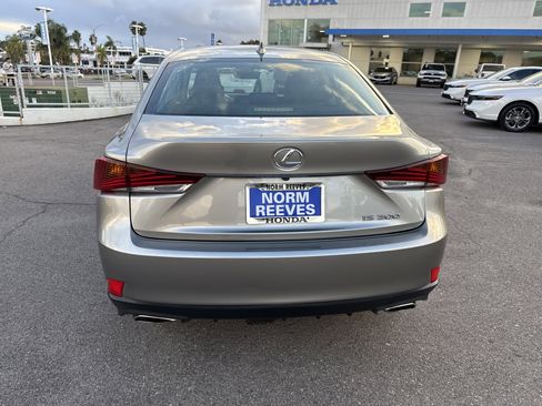 Used 2018 Lexus IS 300 image 4