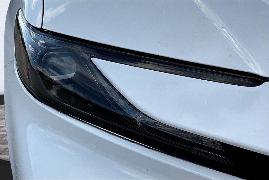 Used 2025 Toyota Camry LE FWD image 33