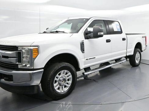 Used 2017 Ford F250 XLT AWD/4WD image 3