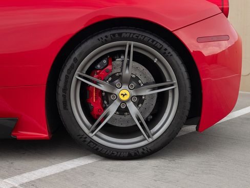 Used 2014 Ferrari 458 Speciale Coupe RWD image 6