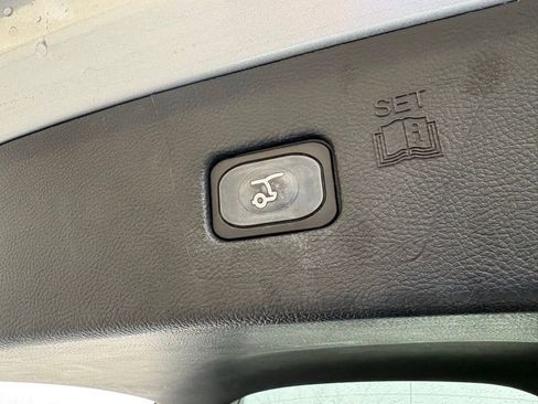 Used 2022 Ford Edge ST-Line image 13