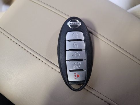 Used 2020 Nissan Rogue SV w/ Premium Package FWD image 32