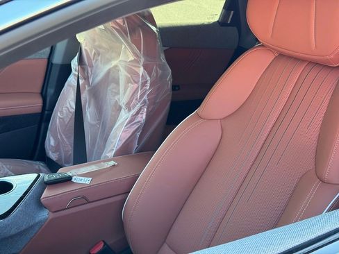 New 2026 Cadillac Optiq Luxury 2 image 17