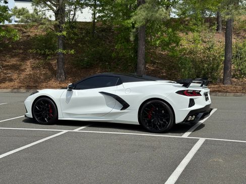 Used 2021 Chevrolet Corvette Stingray Premium Conv w/ Z51 Performance Package RWD image 7