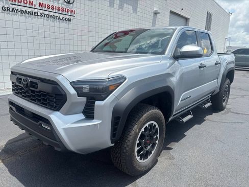 Used 2026 Toyota Tacoma TRD Off-Road AWD/4WD image 1