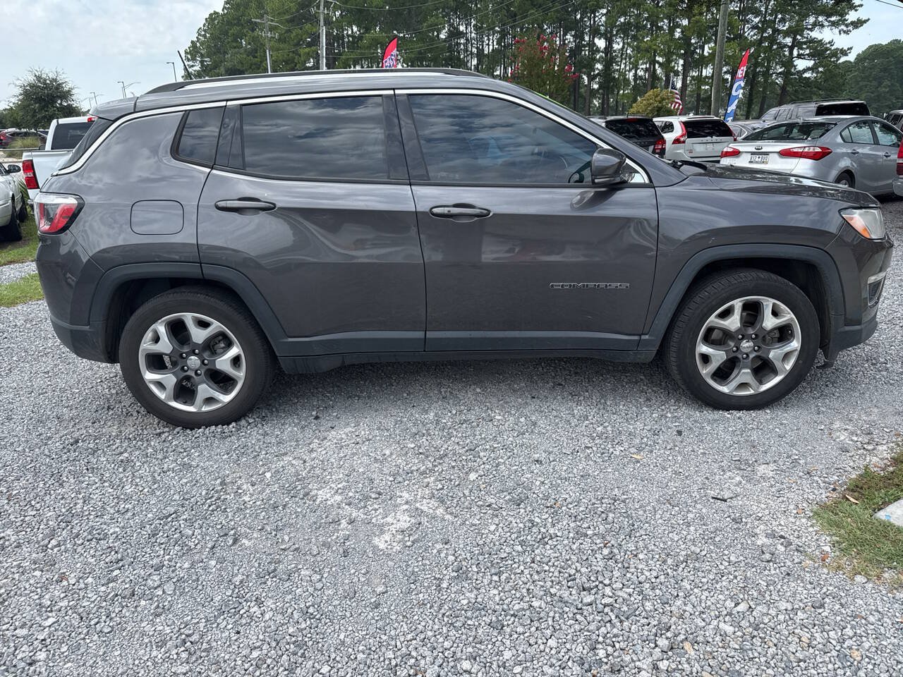 Used 2020 Jeep Compass Limited FWD image 2