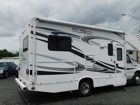Used 2013 Ford E-350 and Econoline 350 Super Duty Wagon w/ Motorhome Prep Pkg RWD image 12