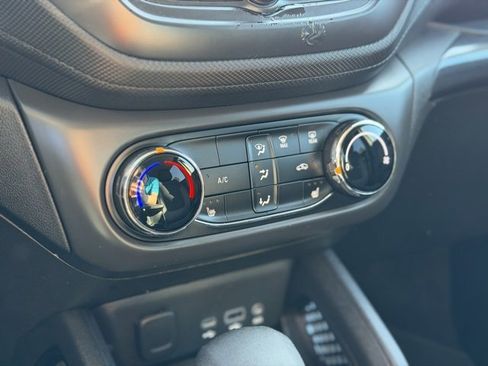 Used 2023 Chevrolet TrailBlazer LT image 27