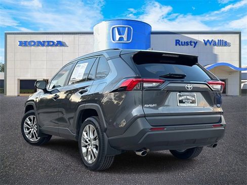 Used 2023 Toyota RAV4 XLE Premium image 3