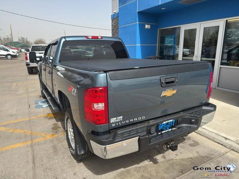Used 2010 Chevrolet Silverado 2500 LT w/ Interior Plus Package AWD/4WD image 7