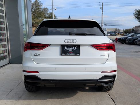 Used 2021 Audi Q3 2.0T Premium image 9