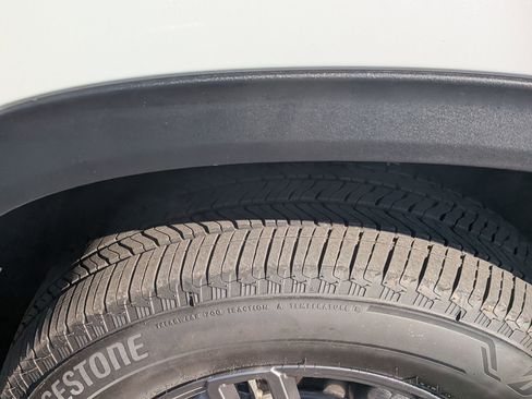 Certified 2025 GMC Acadia Elevation image 13