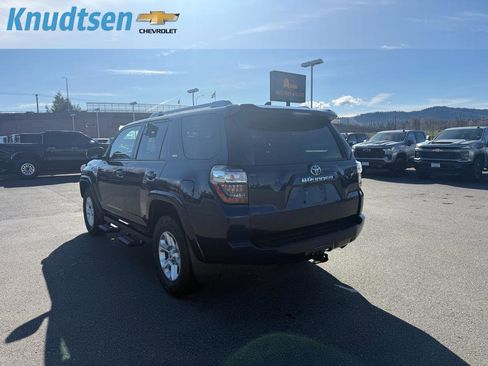 Used 2017 Toyota 4Runner SR5 Premium image 5