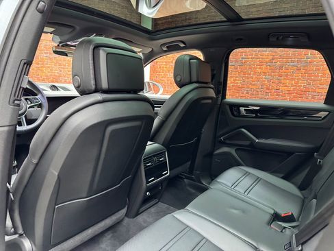 Used 2023 Porsche Cayenne S AWD/4WD image 24