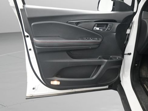 Used 2024 Honda Ridgeline Black Edition image 32