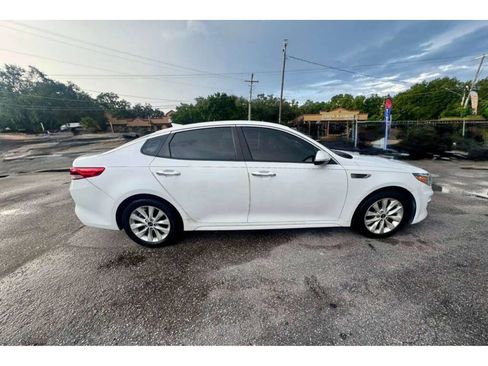 Used 2018 Kia Optima LX w/ 17" Alloy Wheels Package FWD image 7