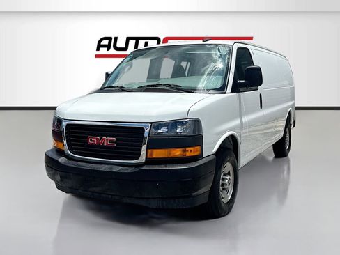 Used 2025 GMC Savana 2500 w/ Driver Convenience Package RWD image 3