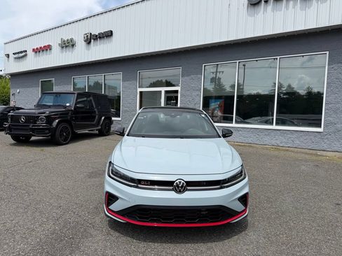 Used 2025 Volkswagen Jetta GLI Autobahn FWD image 10