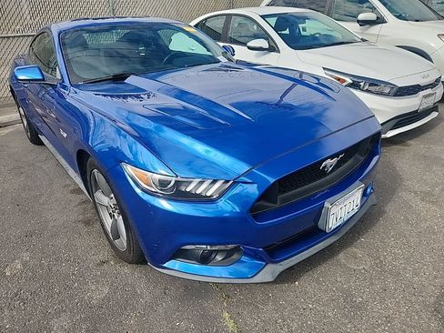 Used 2017 Ford Mustang GT RWD image 1