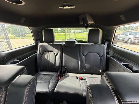 Used 2024 Ford Expedition Platinum RWD image 18