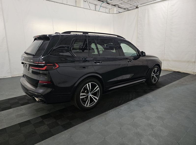 Used 2024 BMW X7 xDrive40i w/ M Sport Package AWD/4WD image 7