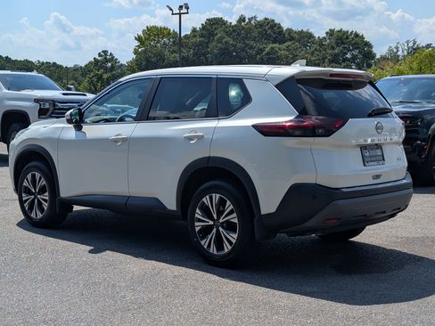 Used 2023 Nissan Rogue SV FWD image 7