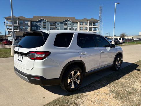Certified 2025 Honda Pilot EX-L image 8