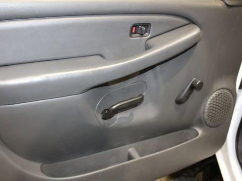 Used 2006 Chevrolet Silverado 2500 W/T w/ Heavy-Duty Power Package image 21