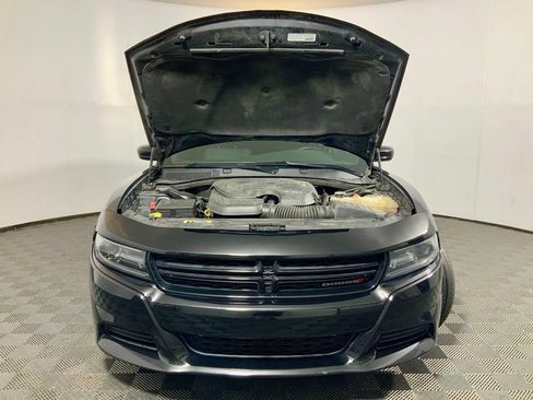Used 2020 Dodge Charger SXT w/ Blacktop Package RWD image 4