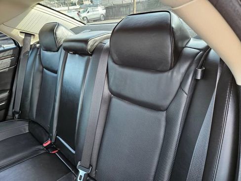 Used 2016 Chrysler 300 C RWD image 15