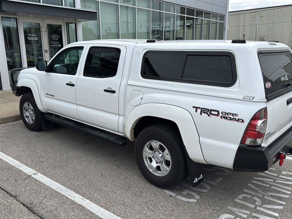Used 2015 Toyota Tacoma 4x4 Double Cab w/ TRD Off-Road Package image 12