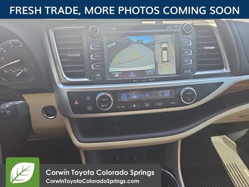 Used 2018 Toyota Highlander Limited Platinum AWD/4WD image 14