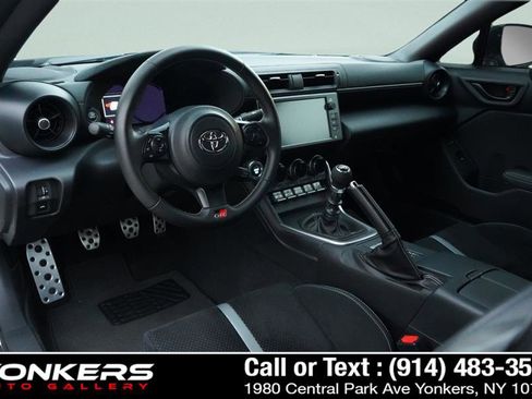 Used 2023 Toyota GR86 Premium image 33