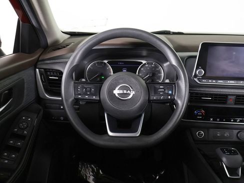 Used 2023 Nissan Rogue SV AWD/4WD image 37
