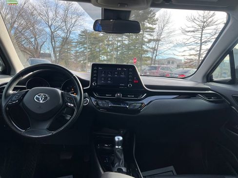 Used 2021 Toyota C-HR Limited image 18