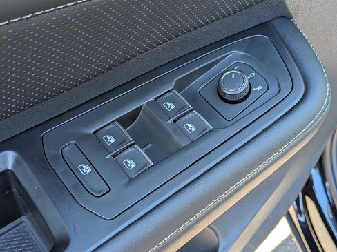 New 2026 Volkswagen Atlas SE image 13