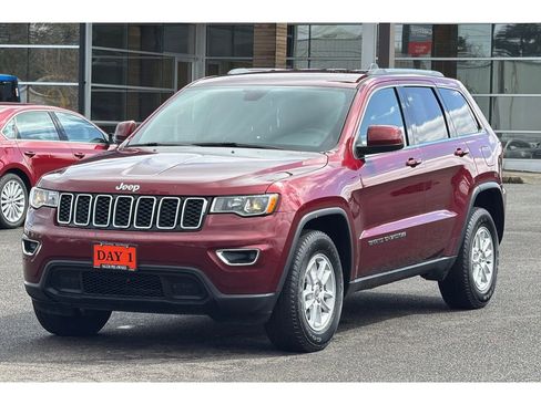 Used 2020 Jeep Grand Cherokee Laredo image 10