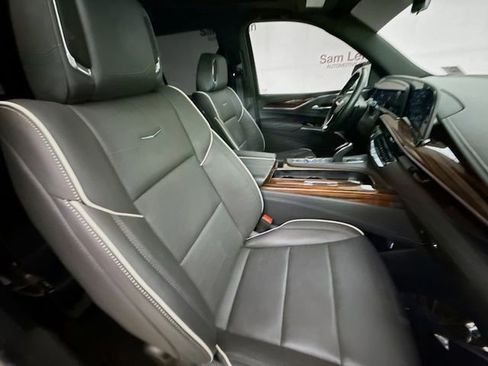 Used 2023 Cadillac Escalade Premium Luxury image 32